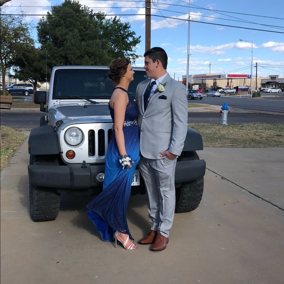 Prom/Banquet Dress - Picture 2 of 8